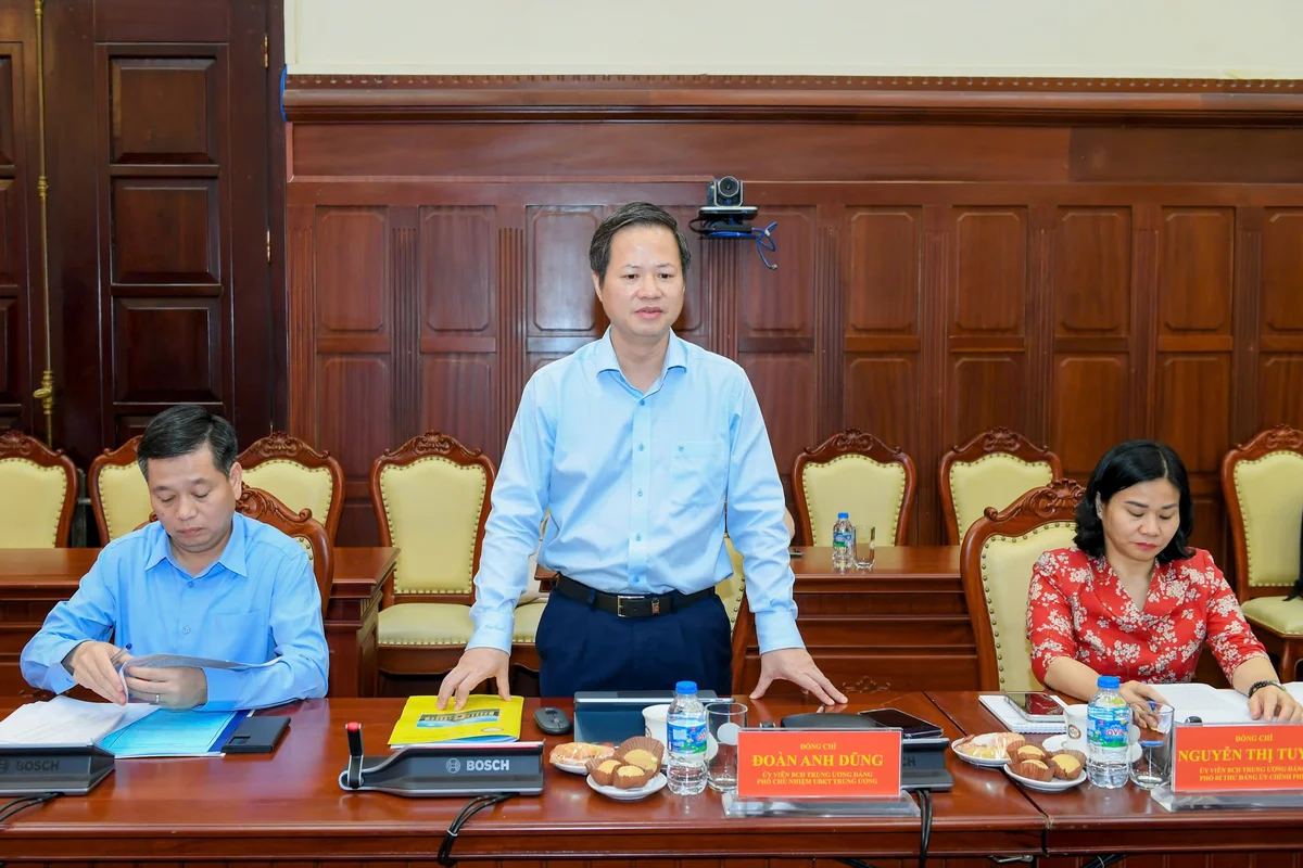 Đồng chí Đoàn Anh Dũng - Phó Chủ nhiệm Ủy ban Kiểm tra Trung ương phát biểu tại buổi làm việc