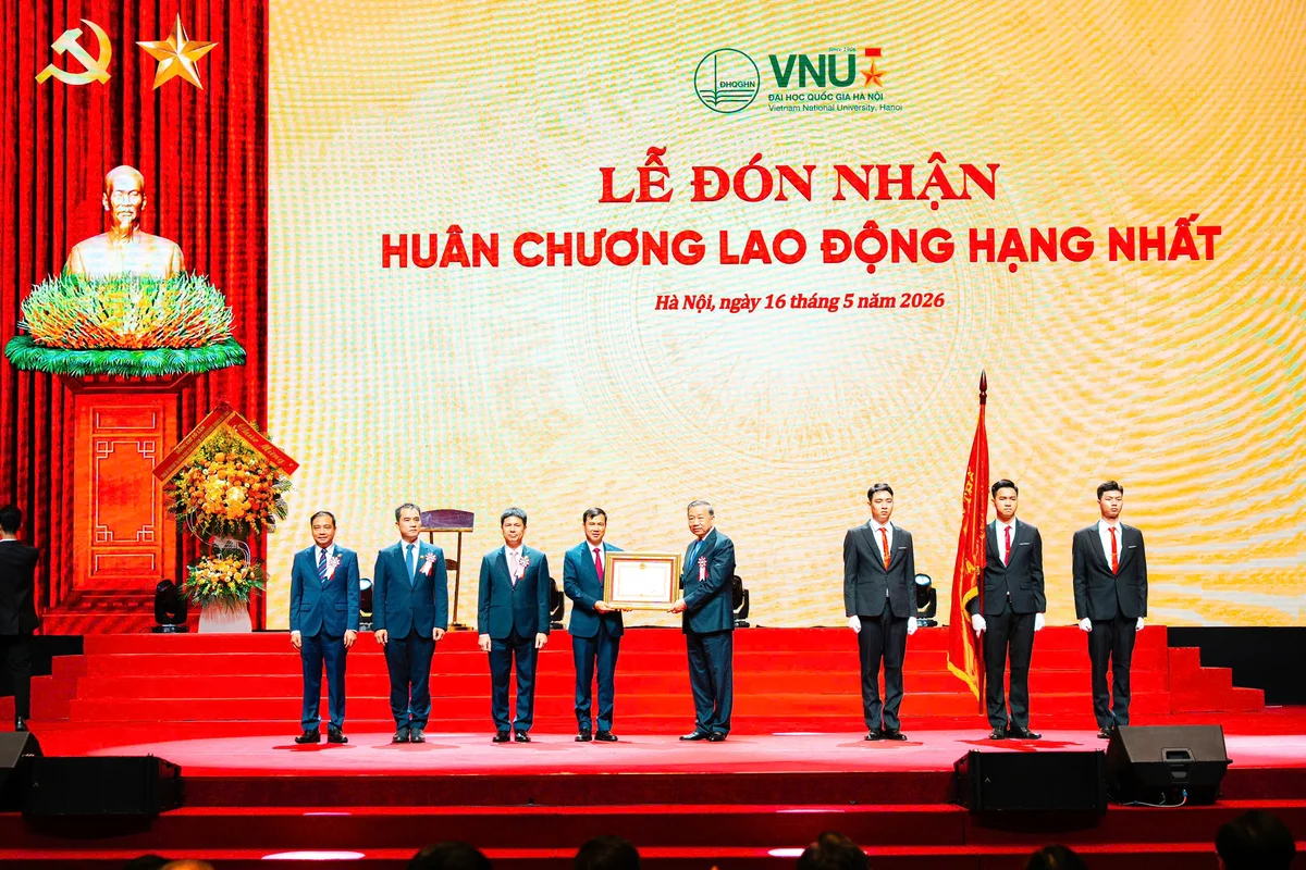 Tổng Bí thư, Chủ tịch nước Tô Lâm trao Huân chương Lao động hạng Nhất tặng Đại học Quốc gia Hà Nội