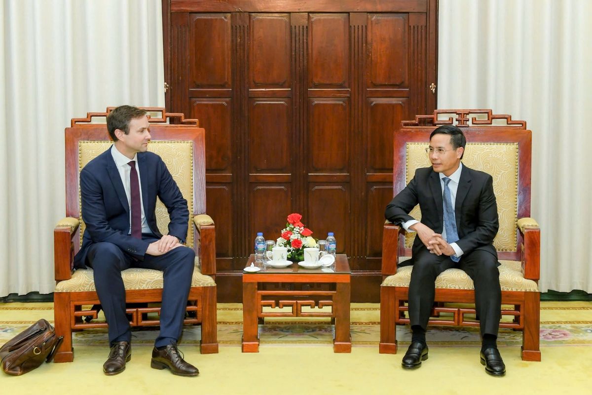 Thống đốc Phạm Đức Ấn và Trưởng Văn phòng đại diện IMF tại Việt Nam, Lào và Campuchia Jochen Schmittmann tại buổi tiếp