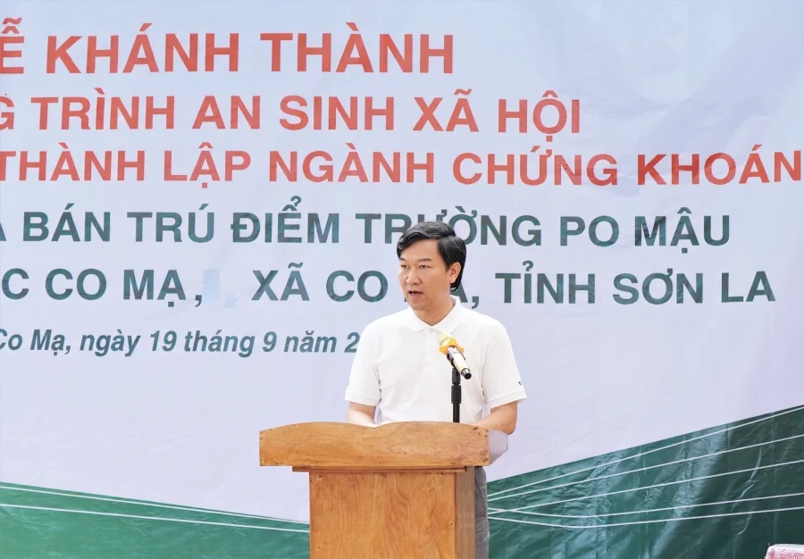 Ông Vũ Quang Đông - Phó Giám đốc phụ trách Khối Vốn và Thị trường Vietcombank phát biểu tại buổi lễ