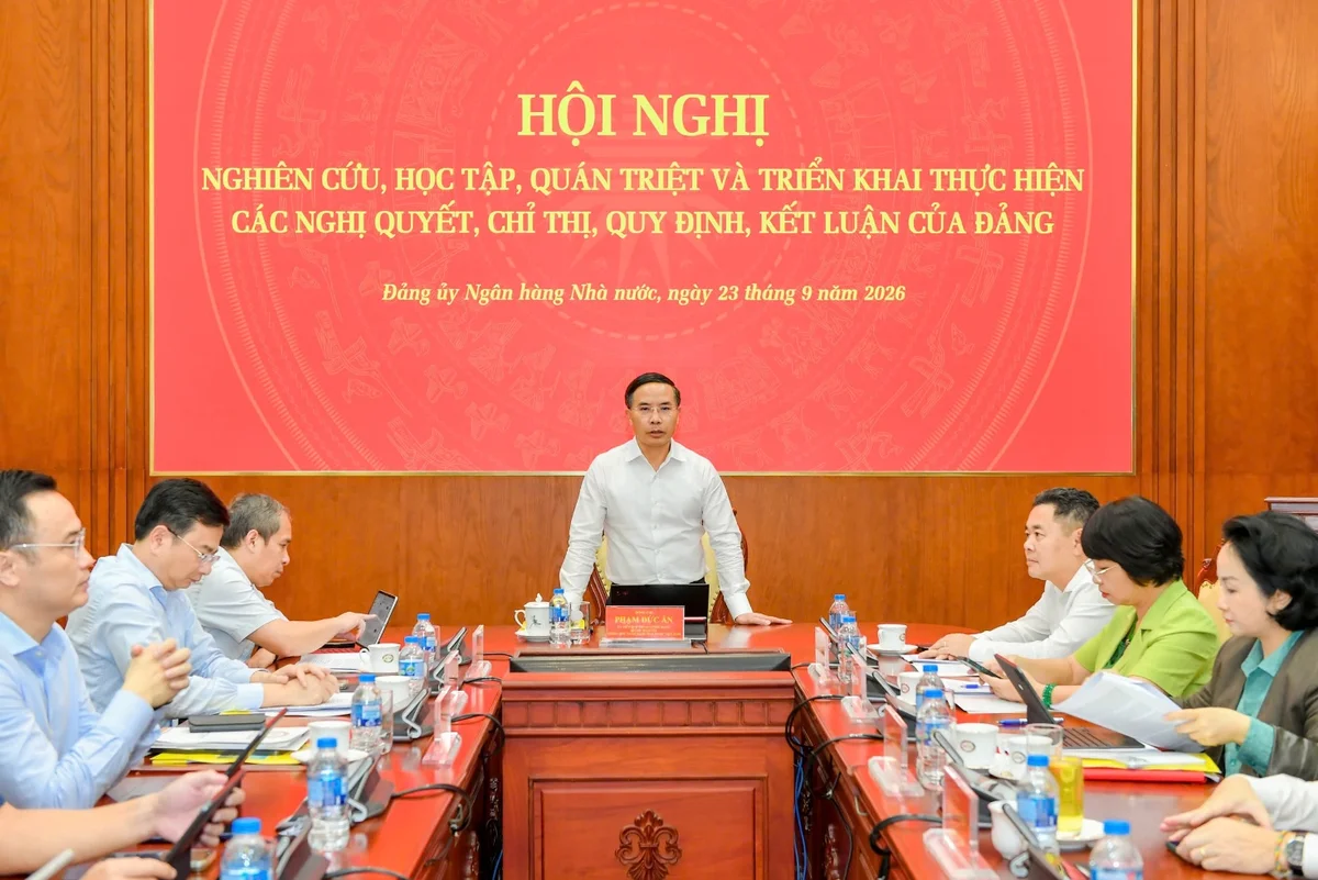 Thống đốc Phạm Đức Ấn quán triệt những nội dung cốt lõi của các nghị quyết, chỉ thị, kết luận của Đảng
