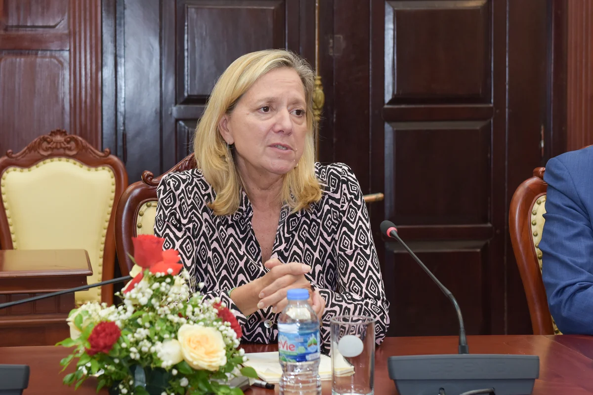 Bà Mariam J. Sherman – Giám đốc vùng WB phụ trách Việt Nam, Lào và Campuchia phát biểu tại buổi làm việc
