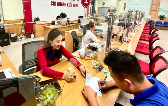 Giao dịch viên Ngô Thị Minh Thu thuộc Agribank Kiến Thụy đã kịp thời ngăn chặn vụ lừa đảo 1,2 tỷ đồng