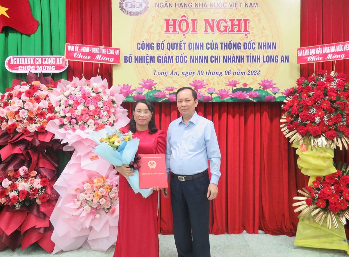 cong bo quyet dinh bo nhiem giam doc nhnn chi nhanh tinh long an