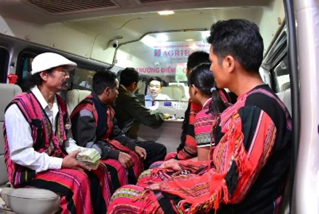 Agribank gop phan quan trong ngan chan va day lui tin dung den 2