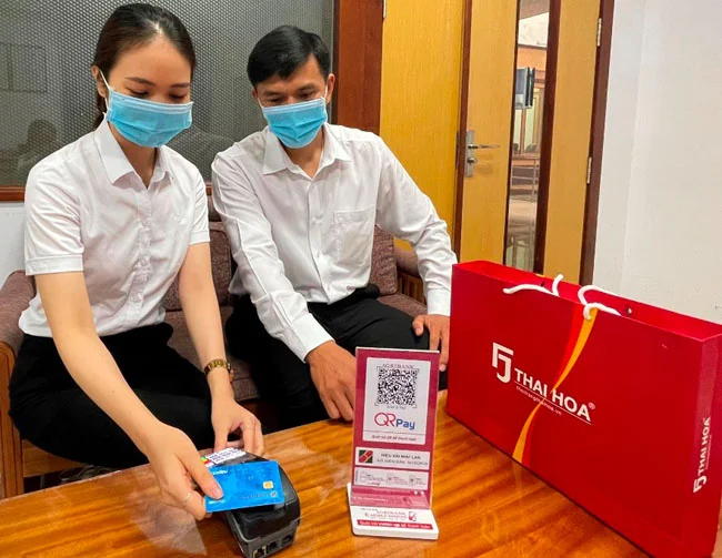 Agribank thuc day thanh toan khong dung tien mat 3