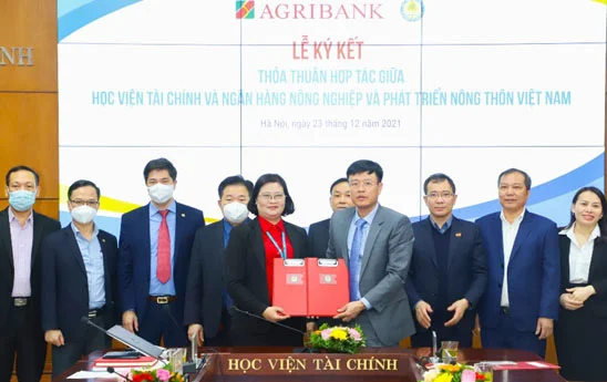 Agribank và Học viện Tài chính ký kết thỏa thuận hợp tác