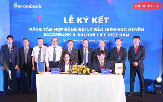 Sacombank và Dai-ichi Life Việt Nam nâng tầm hợp đồng đại lý bảo hiểm độc quyền