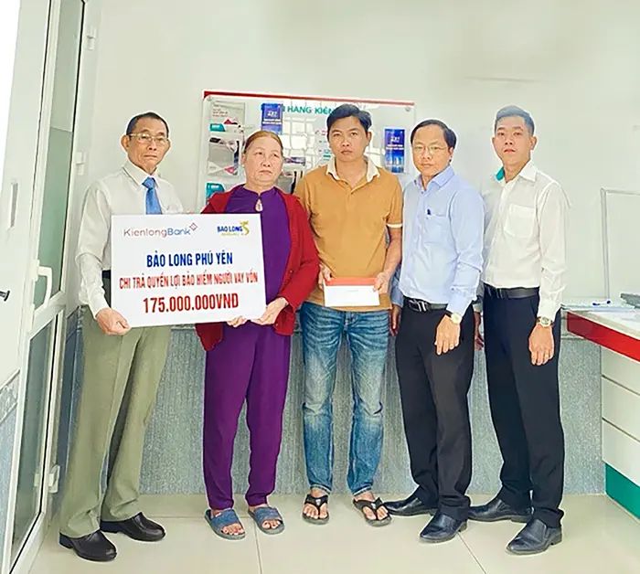 kienlongbank chi tra 225 trieu dong quyen loi bao hiem cho khach hang1