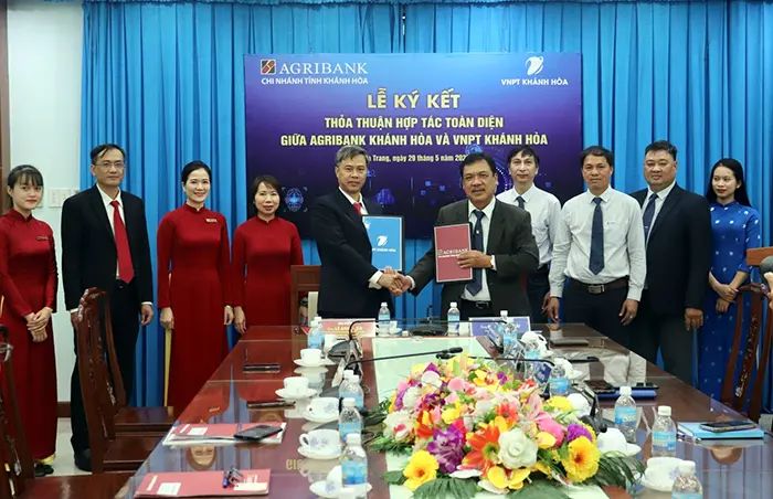 Agribank Khanh Hoa va VNPT Khanh Hoa ky ket thoa thuan hop tac toan dien