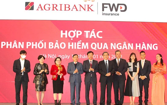 Agribank và FWD Việt Nam triển khai hợp tác về phân phối bảo hiểm qua ngân hàng