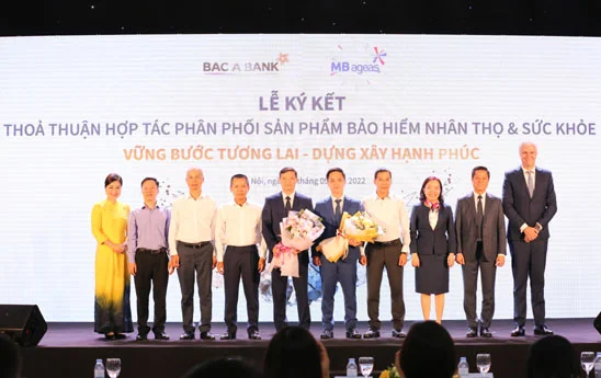 BAC A BANK “bắt tay” MB Ageas Life cùng phân phối bảo hiểm cho khách hàng