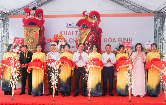 BacABank khai trương Chi nhánh Hòa Bình