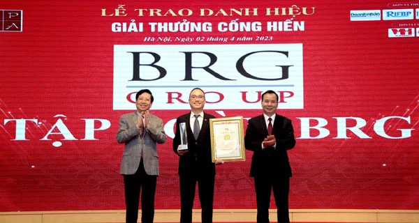 SeABank duoc Hoi Doanh nhan Tu nhan Viet Nam vinh danh voi 2 giai thuong 2