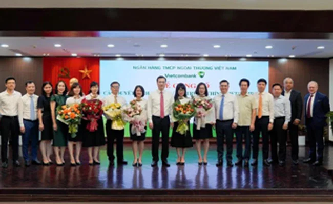Vietcombank cong bo cac quyet dinh nhan su 2