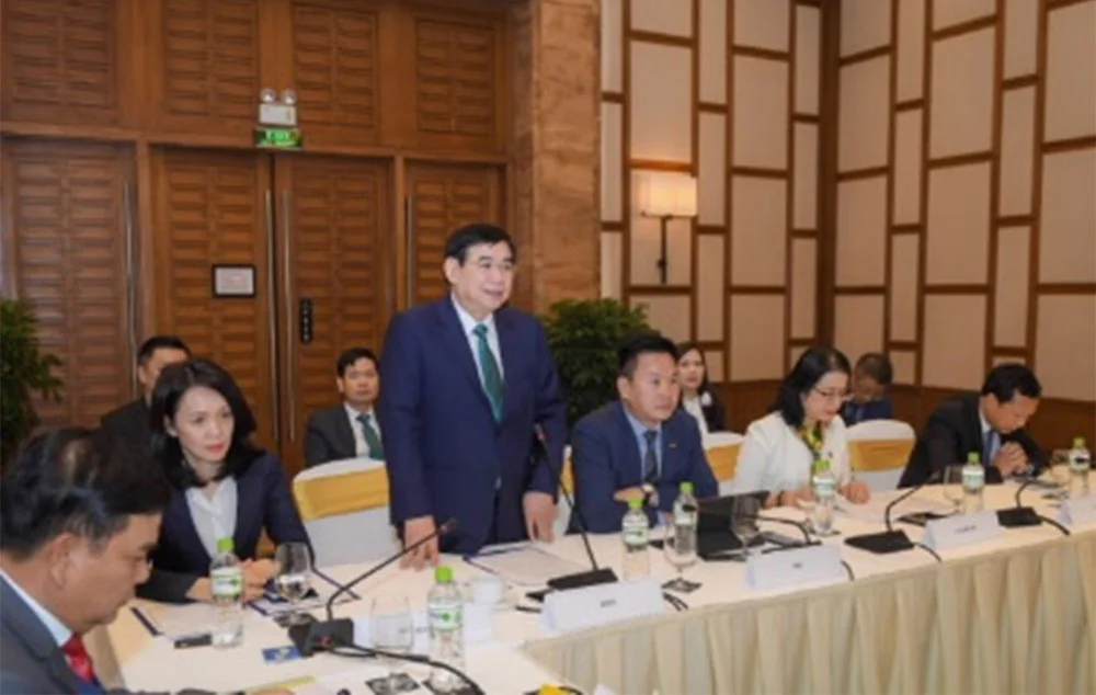 Doi thoai cap cao giua Thong doc NHNN Viet Nam va Thong doc NHQG Campuchia 3