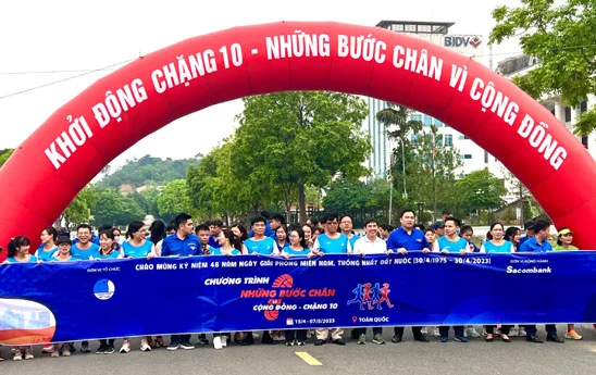 Sacombank khởi động chặng 10, chương trình “Những bước chân vì cộng đồng”