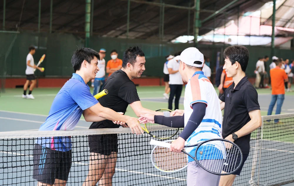 Sacombank to chuc Giai tennis chao mung ngay Doanh nhan 2