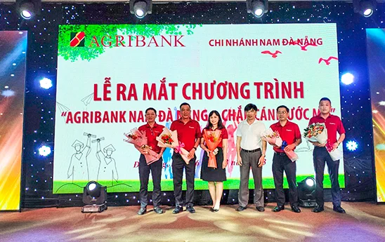 Agribank Nam Đà Nẵng - chắp cánh ước mơ cho học sinh, sinh viên