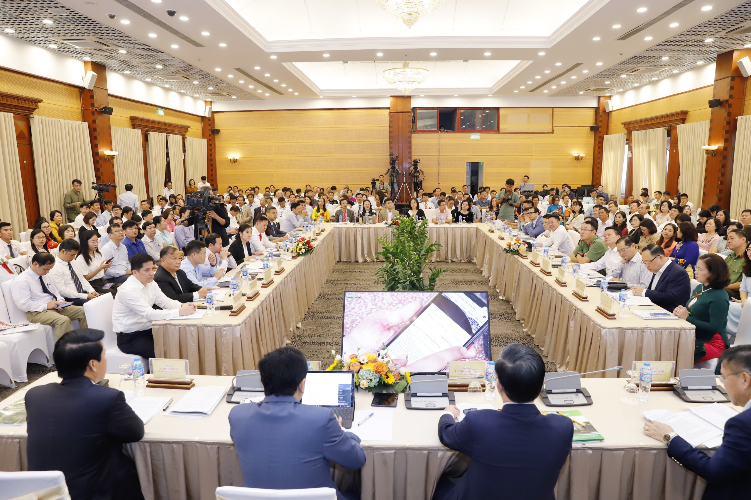 Quang cảnh tọa đàm