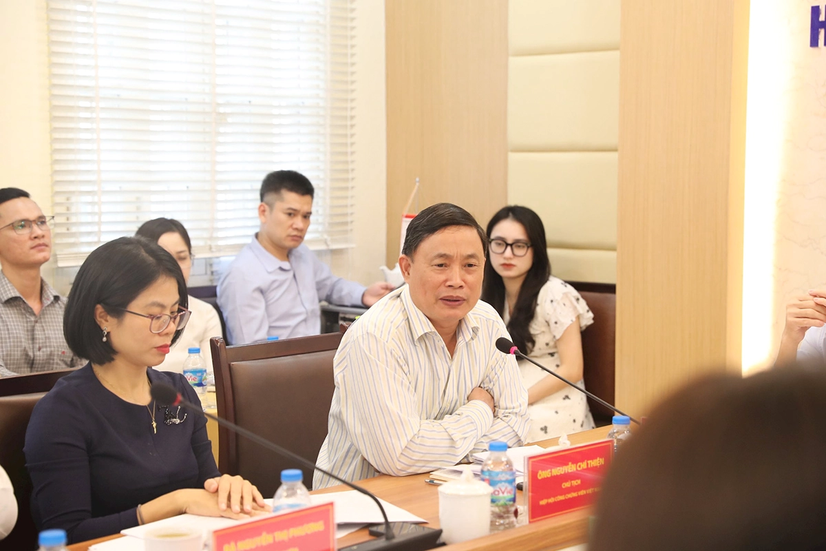 Ông Nguyễn Chí Thiện, Chủ tịch Hiệp hội Công chứng viên Việt Nam phát biểu tại cuộc họp. Ảnh: Minh Ngọc