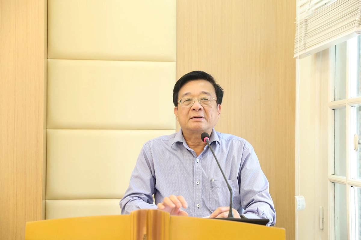 Phó Chủ tịch kiêm Tổng Thư ký Hiệp hội Ngân hàng Nguyễn Quốc Hùng phát biểu tại cuộc họp. Ảnh: Minh Ngọc