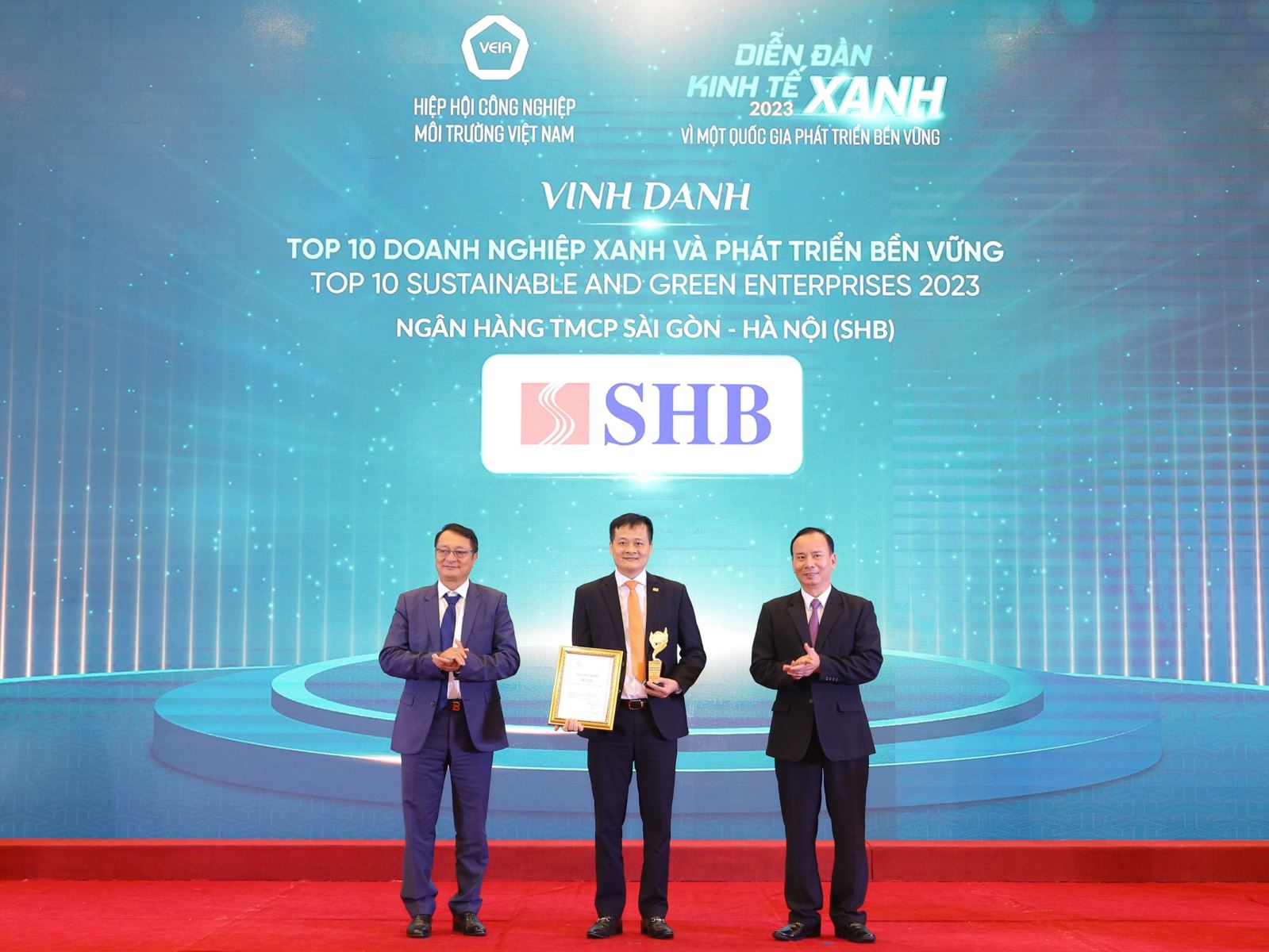 Ngân hàng SHB được vinh danh Top 10 Doanh nghiệp xanh và phát triển bền vững