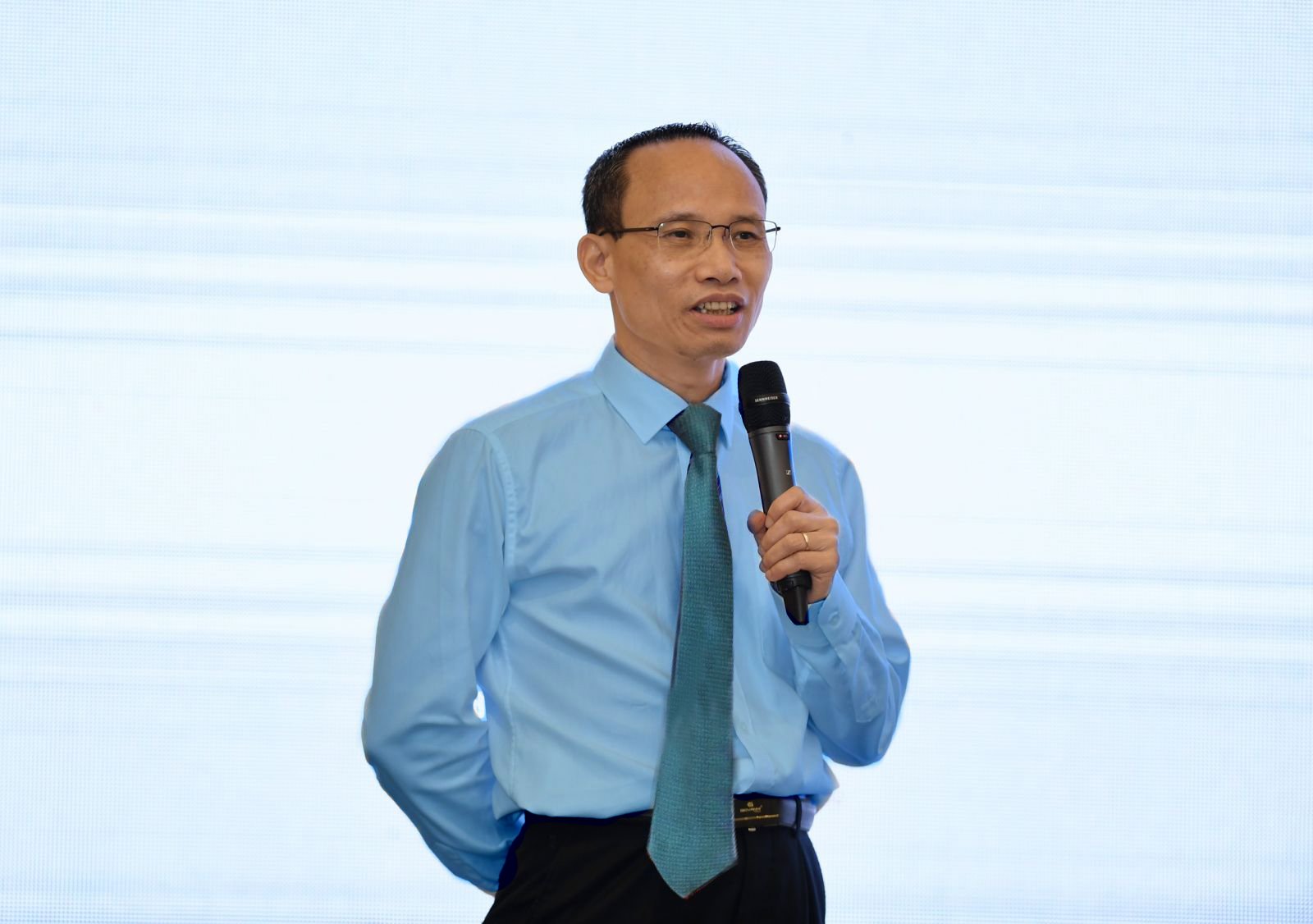 TS. Cấn Văn Lực, Chuyên gia Kinh tế trưởng BIDV, Giám đốc Viện Đào tạo & Nghiên cứu BIDV