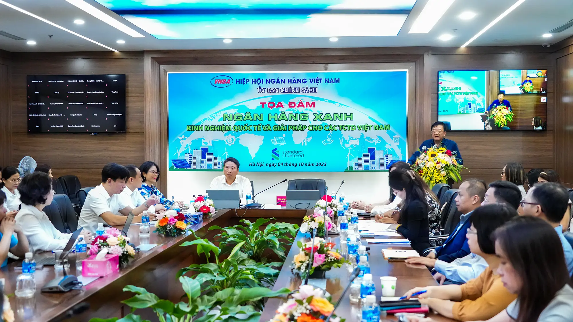 Quang cảnh tọa đàm “Ngân hàng xanh – Kinh nghiệm quốc tế và giải pháp cho các tổ chức tín dụng Việt Nam”.