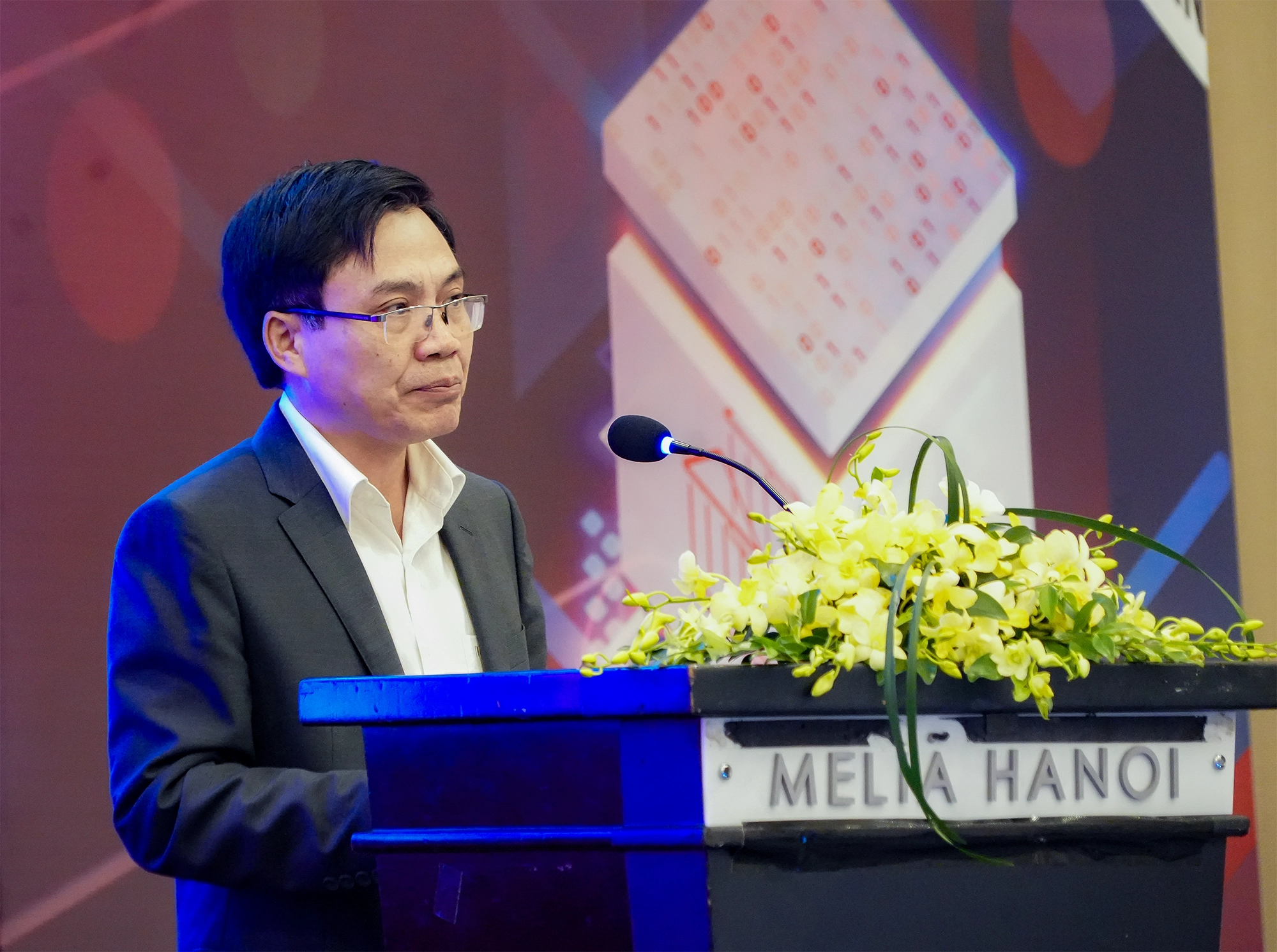 Ông Trần Văn Tần, Phó Chủ tịch Hiệp hội Ngân hàng Việt Nam phát biểu khai mạc hội thảo