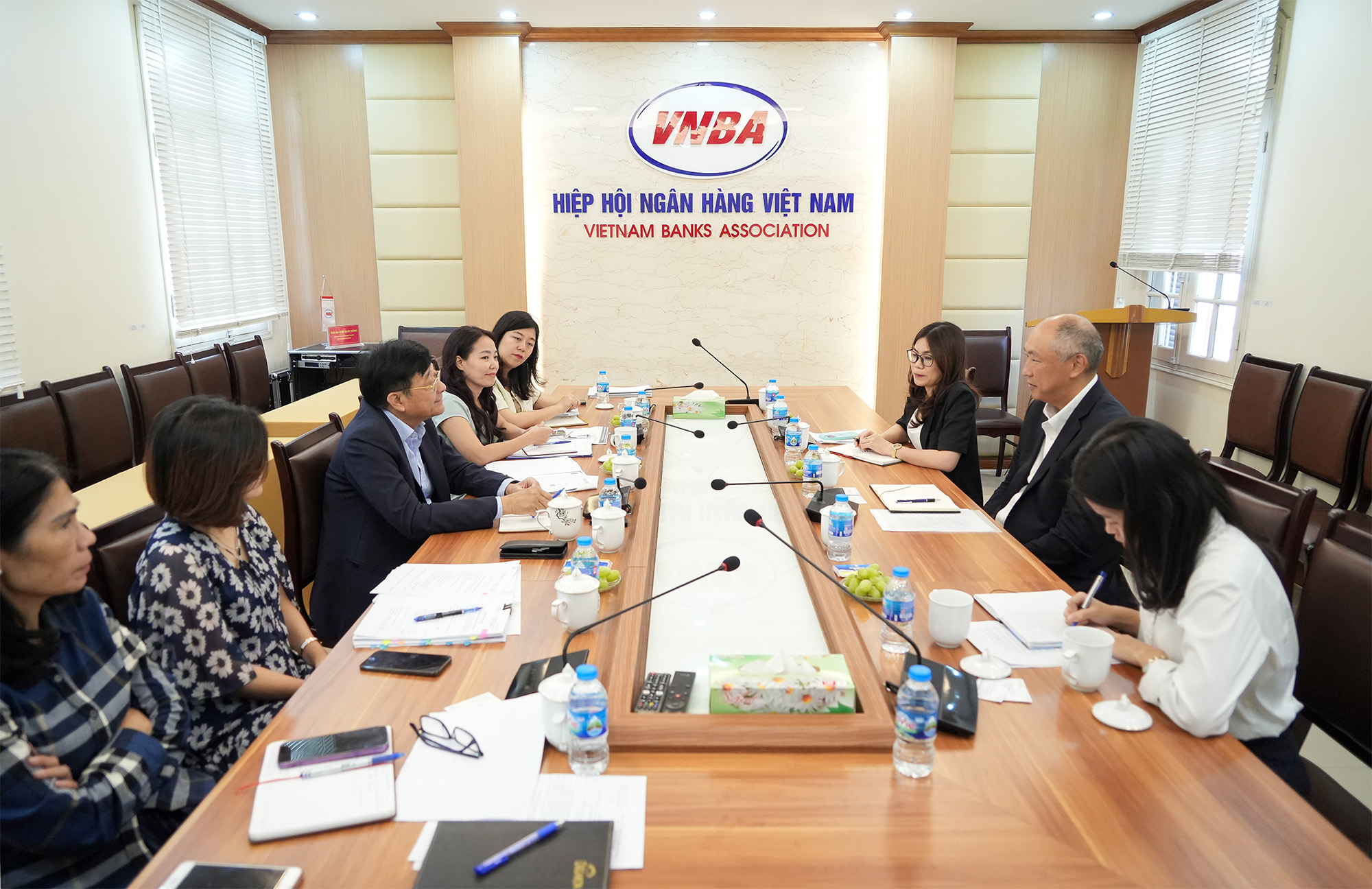Quang cảnh buổi làm việc