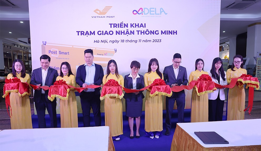 Lễ triển khai Trạm giao nhận thông minh.