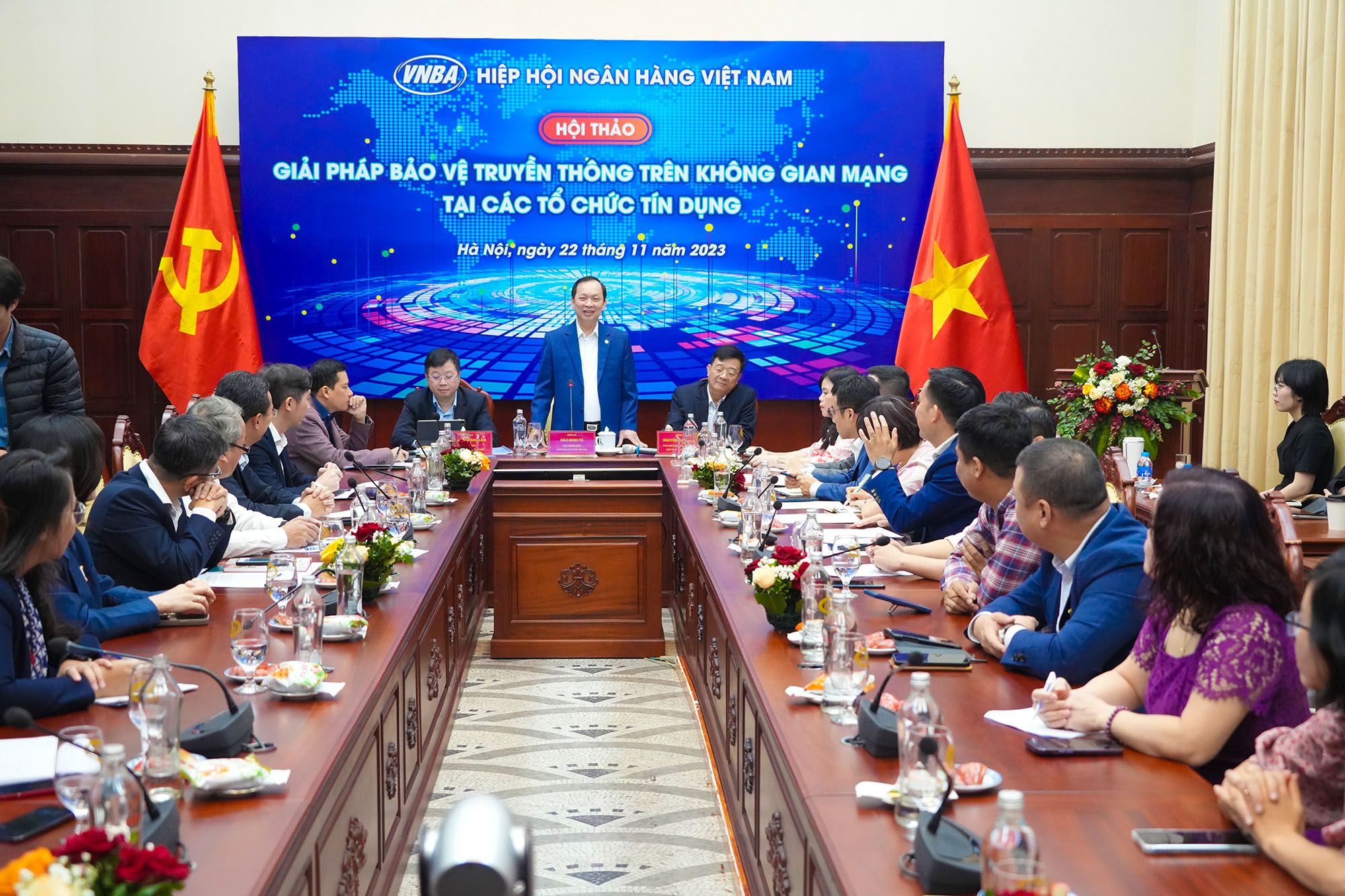 Toàn cảnh Hội thảo "Giải pháp bảo vệ truyền thông trên không gian mạng tại các tổ chức tín dụng"