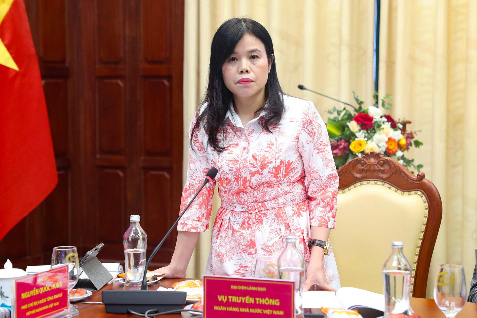 Bà Kim Lan Anh, Phó Vụ trưởng Vụ Truyền thông, NHNN