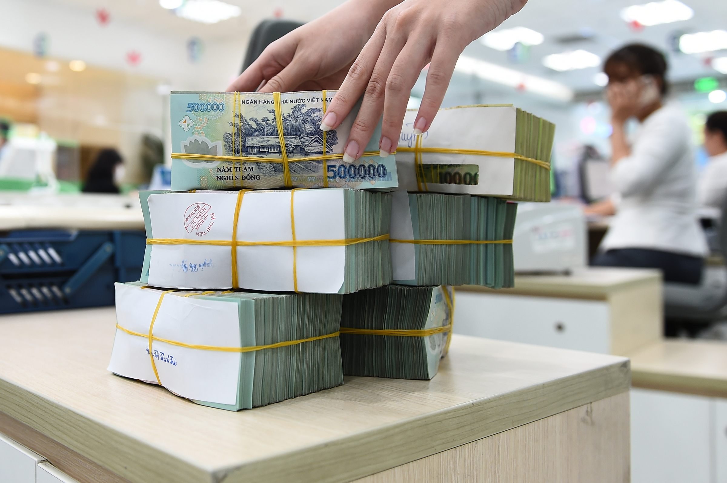 Ngân hàng ngày càng vất vả xử lý nợ xấu
