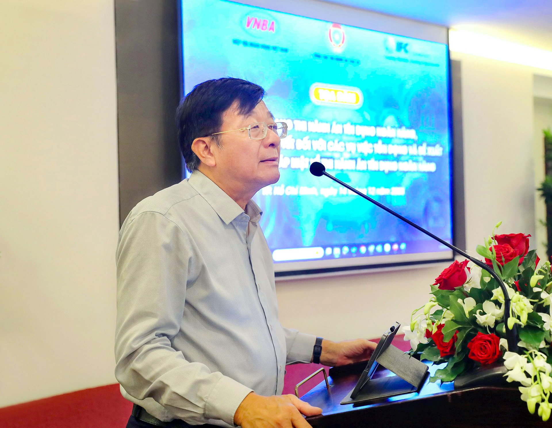 TS. Nguyễn Quốc Hùng, Phó Chủ tịch kiêm Tổng Thư ký Hiệp hội Ngân hàng Việt Nam phát biểu khai mạc tọa đàm
