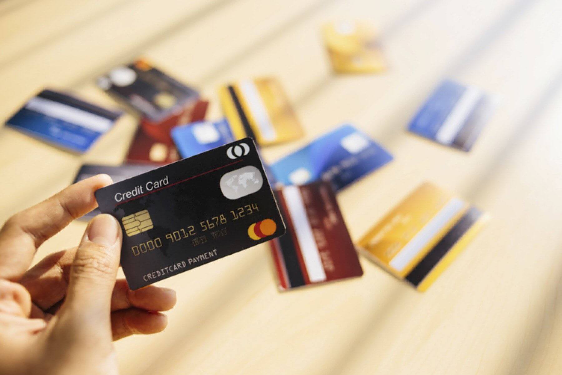 Có được cho người khác sử dụng thẻ ATM của mình?