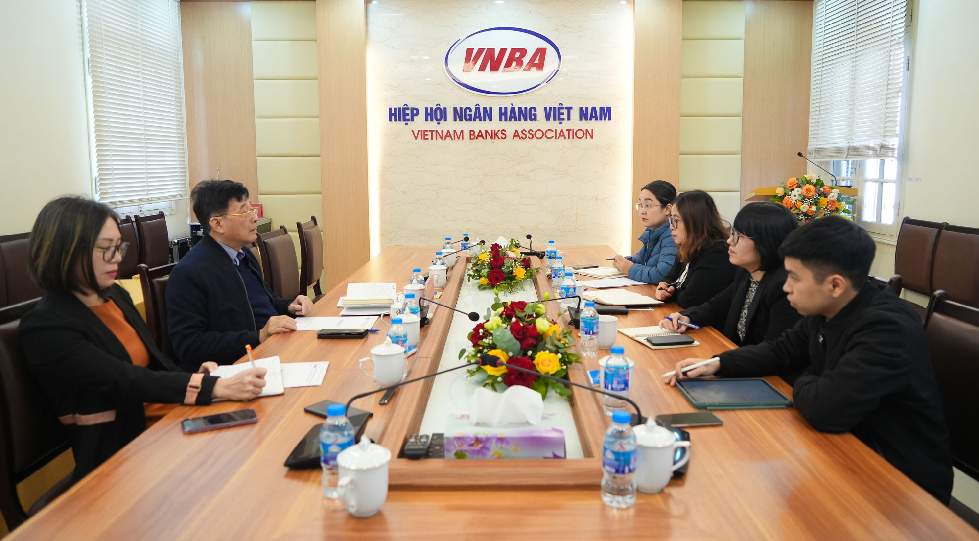 Quang cảnh buổi làm việc