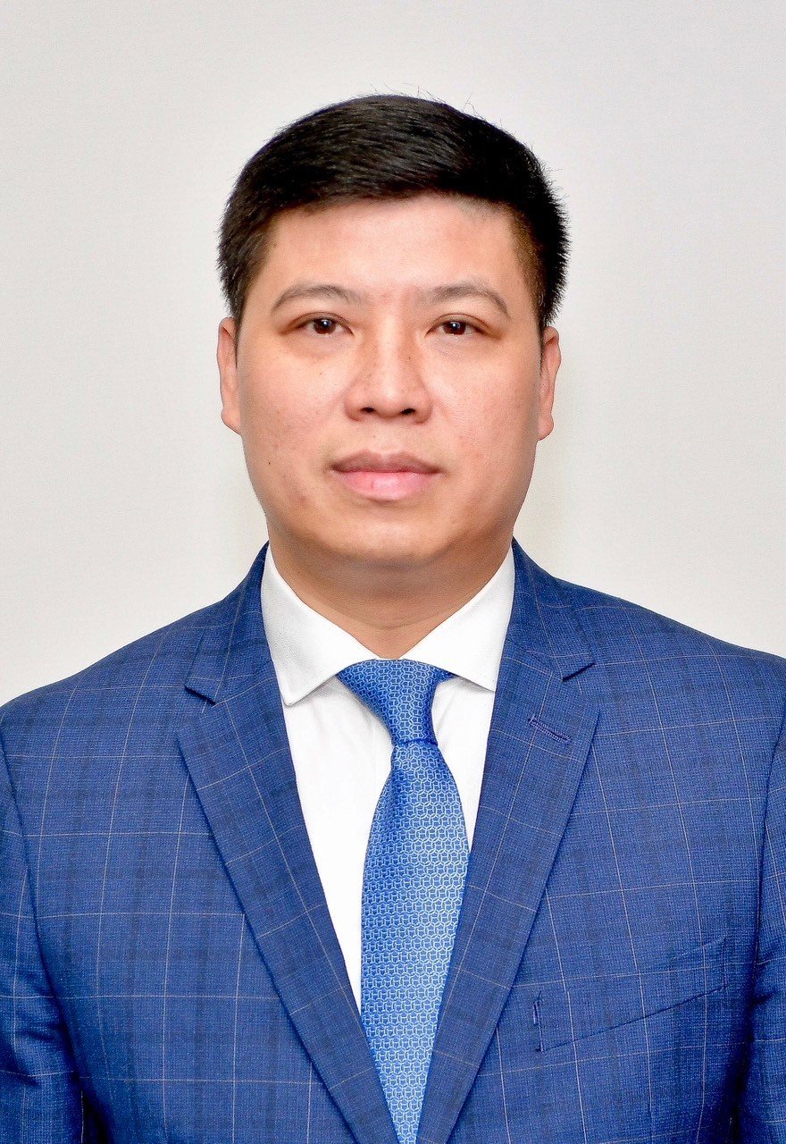 - Đ/c Hồng Quang - Ủy viên Ban thường vụ Công đoàn Ngân hàng Việt Nam, Thành viên HĐQT kiêm Giám đốc khối nhân sự, Chủ tịch Công đoàn Ngân hàng TMCP Ngoại thương Việt Nam.