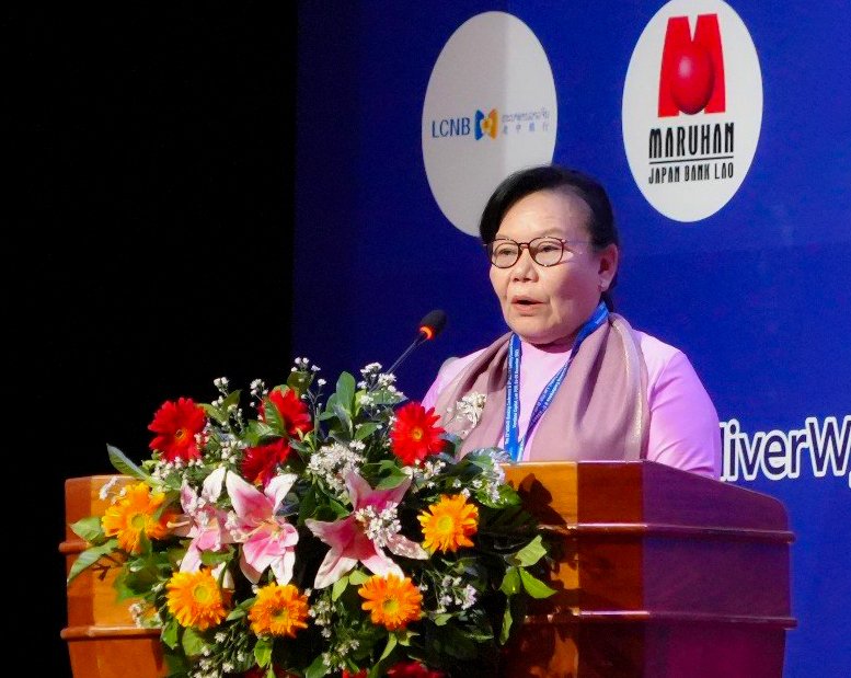 Bà Daw Khin Saw Oo, Chủ tịch Hiệp hội Ngân hàng ASEAN phát biểu tại Hội nghị