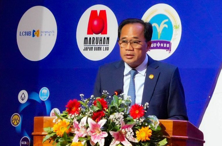 Thống đốc Ngân hàng Trung ương Lào, ông Bounleua Sinxayvoravong phát biểu tại Hội nghị. Ảnh: Bảo Đăng
