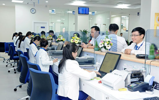 Hình ảnh hoạt động giao dịch tại ngân hàng ACB