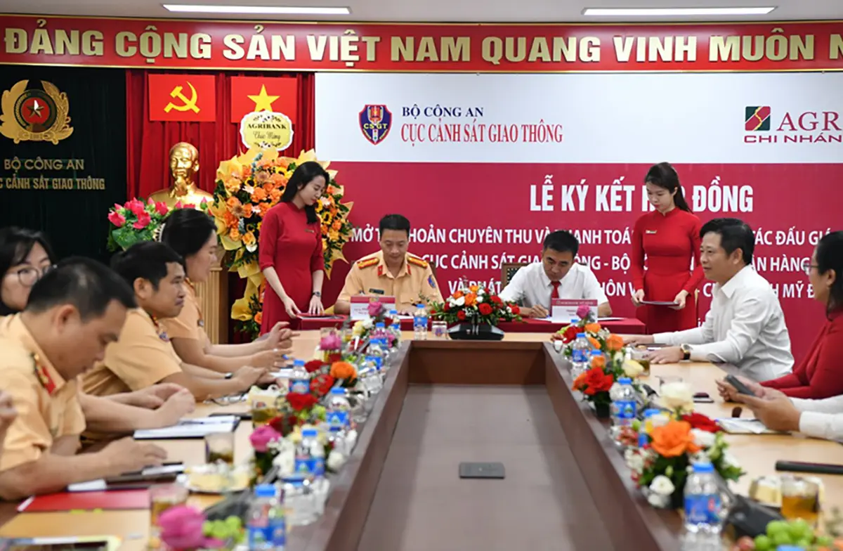 Agribank Mỹ Đình thực hiện mở tài khoản chuyên thu và thanh toán dịch vụ đấu giá biển số xe