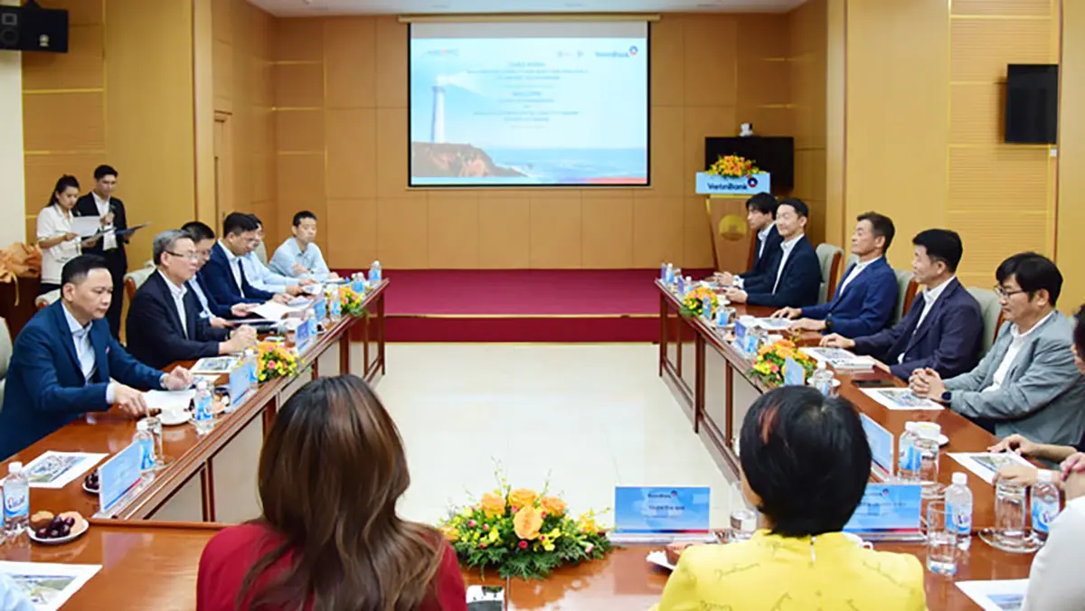 Ngân hàng VietinBank tiếp Đoàn Công tác Công ty TNHH Điện Nghi Sơn 2. Ảnh toàn cảnh.