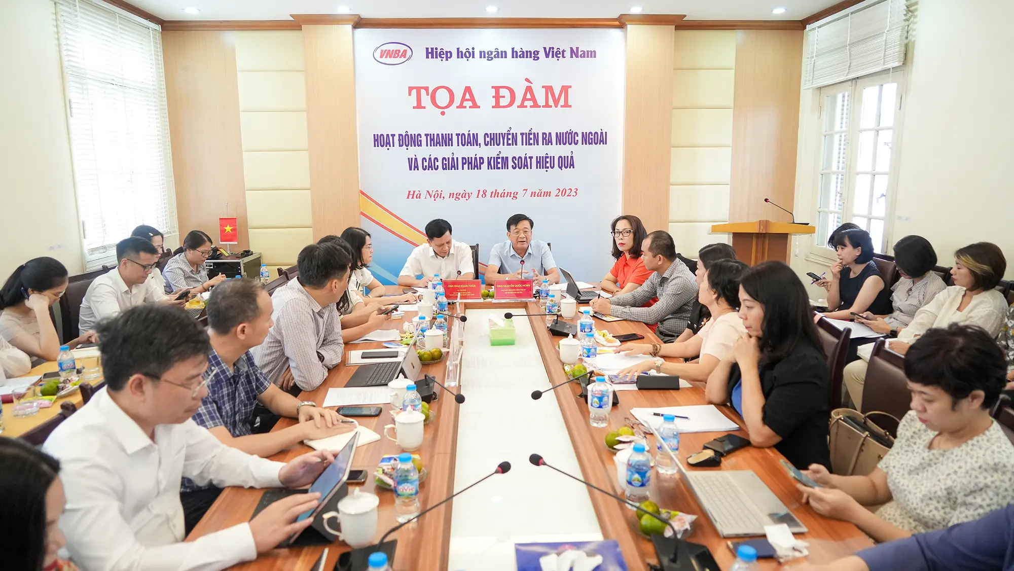 chuyển tiền ra nước ngoài