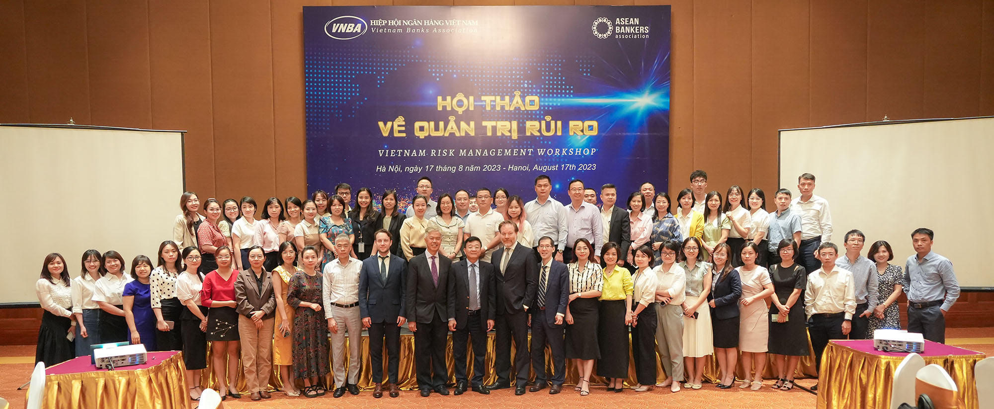 Chup_anh_luu_niem_170823.jpg