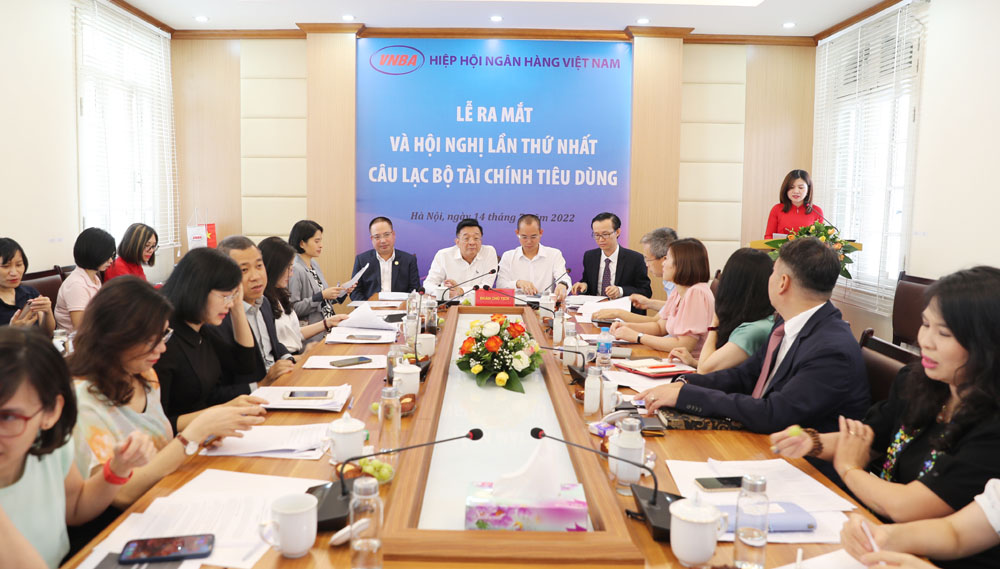 Hội nghị lần thứ nhất Câu lạc bộ Tài chính tiêu dùng