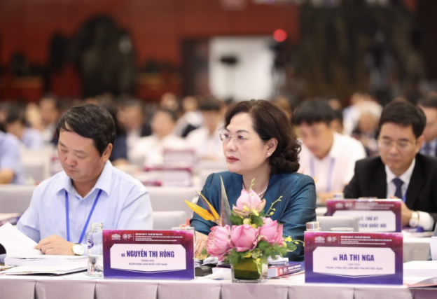 Thống đốc NHNN Nguyễn Thị Hồng tham dự Diễn đàn