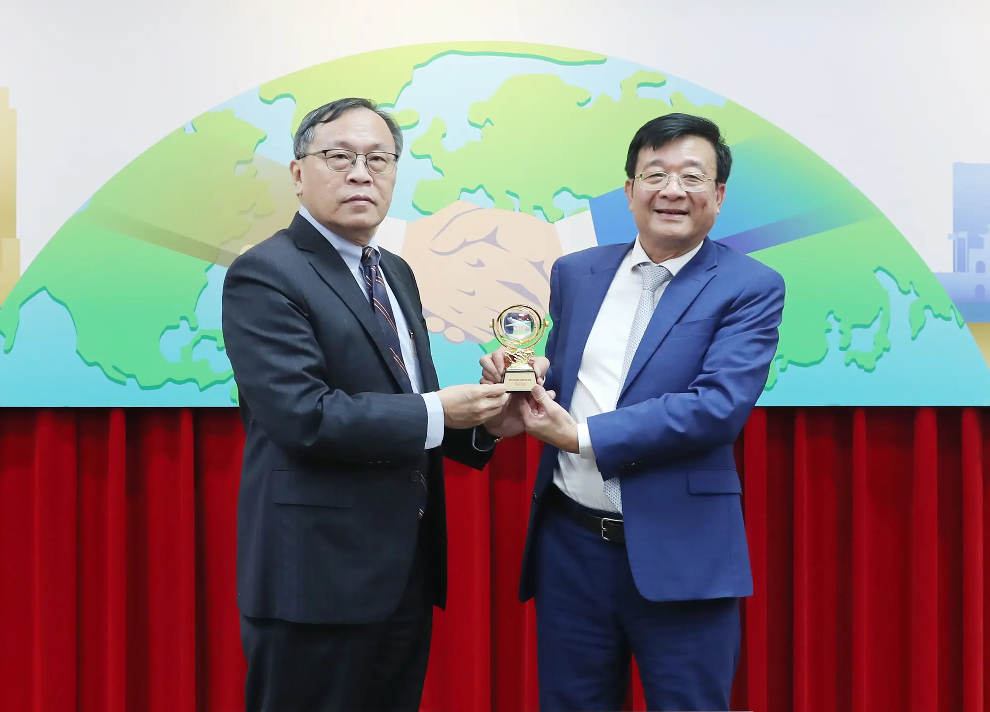 hiep-hoi-ngan-hang-viet-nam-tham-lam-viec-voi-hiep-hoi-ngan-hang-dai-loan7_copy.webp