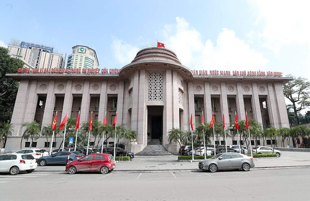 Quy định giấy tờ về dân cư khi thực hiện thủ tục hành chính trong thành lập và hoạt động ngân hàng